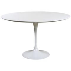 Dinning Table by Eero Saarinen