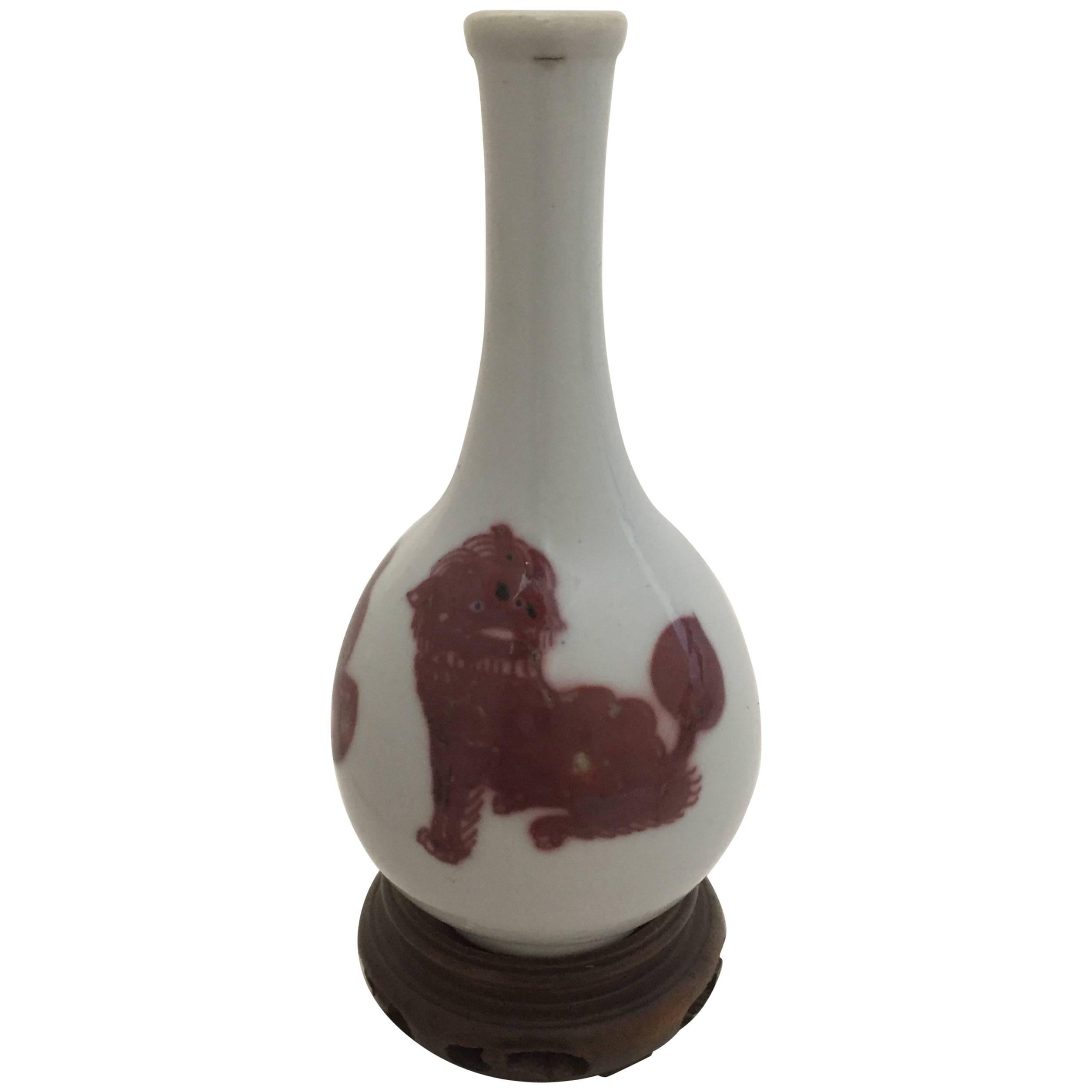 Late 17th Century Chinese Mythical Beast Bottle Vase Kangxi 1662-1722 For Sale