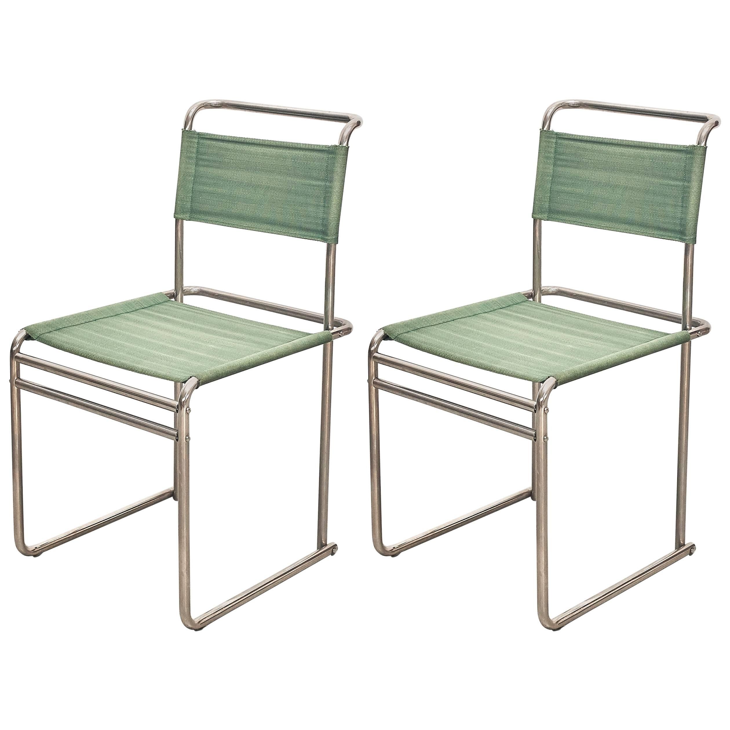 Ein Paar Marcel Breuer Moderne Bauhaus-Stühle aus Metall und Fabirc B5, Mitte des Jahrhunderts