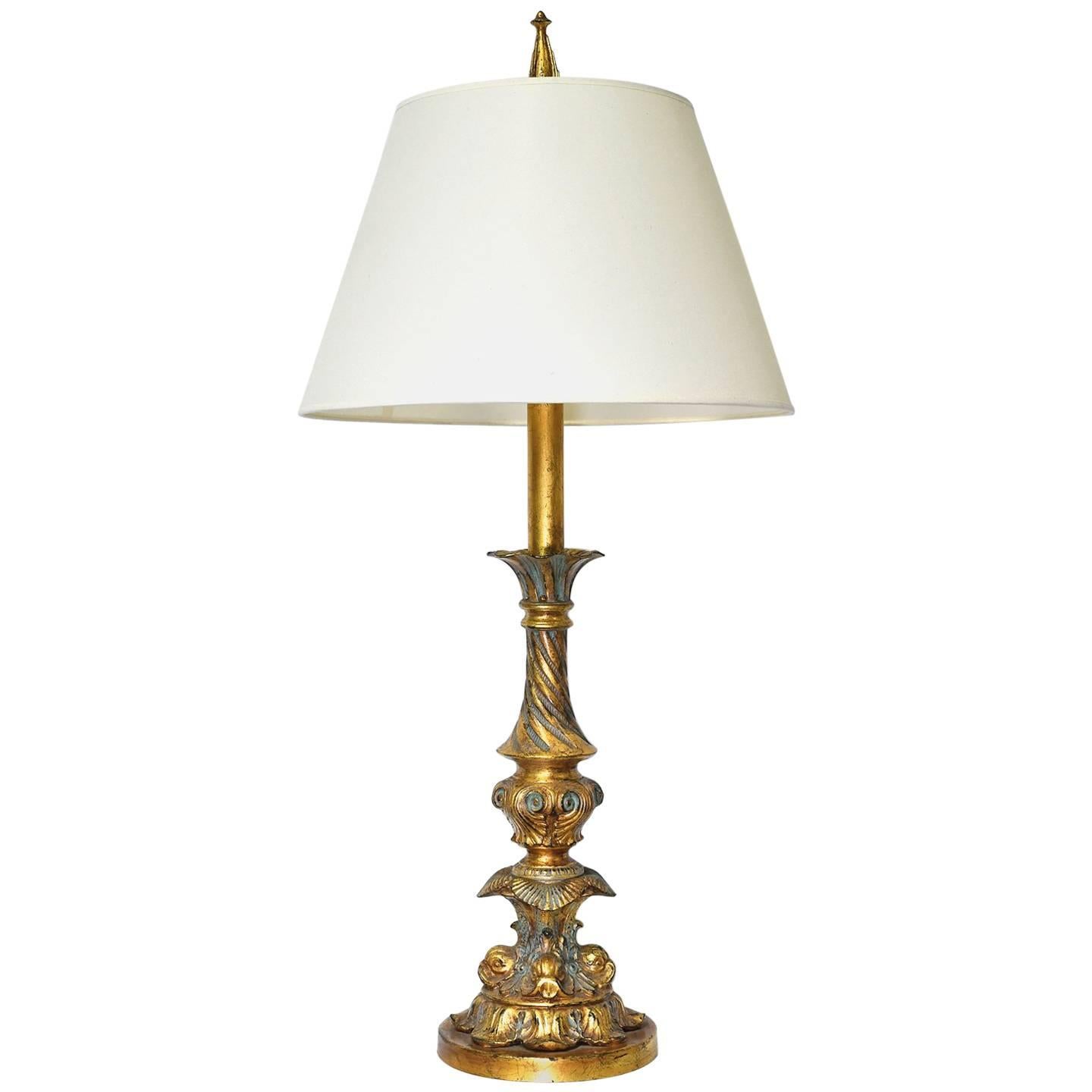 Vintage-Tischlampe des 20. Jahrhunderts mit Gestell aus gegossenem Metallguss und vergoldeter Goldfarbe im Used-Look