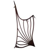 Gate en fer forgé de style Art nouveau faite sur-mesure avec une fleur stylisée