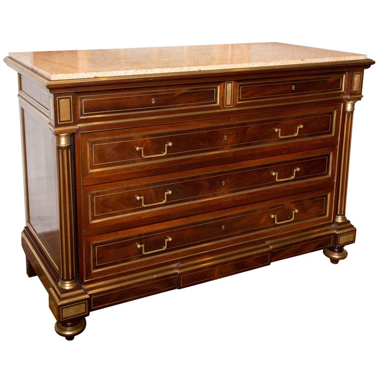 French Mahogany Commode or Chest of Drawers For Sale