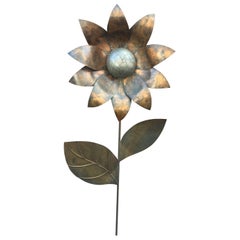 Alto candelabro de latón y cobre, hacia 1970