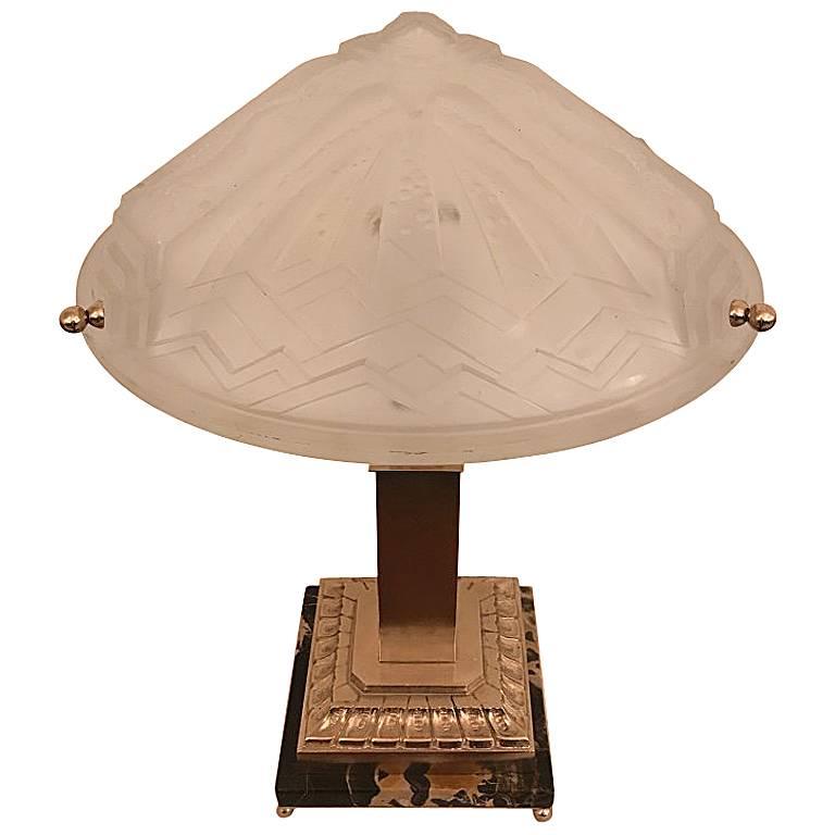 Lampe de table géométrique et hippocampe Art Déco signé par I Muller Frères