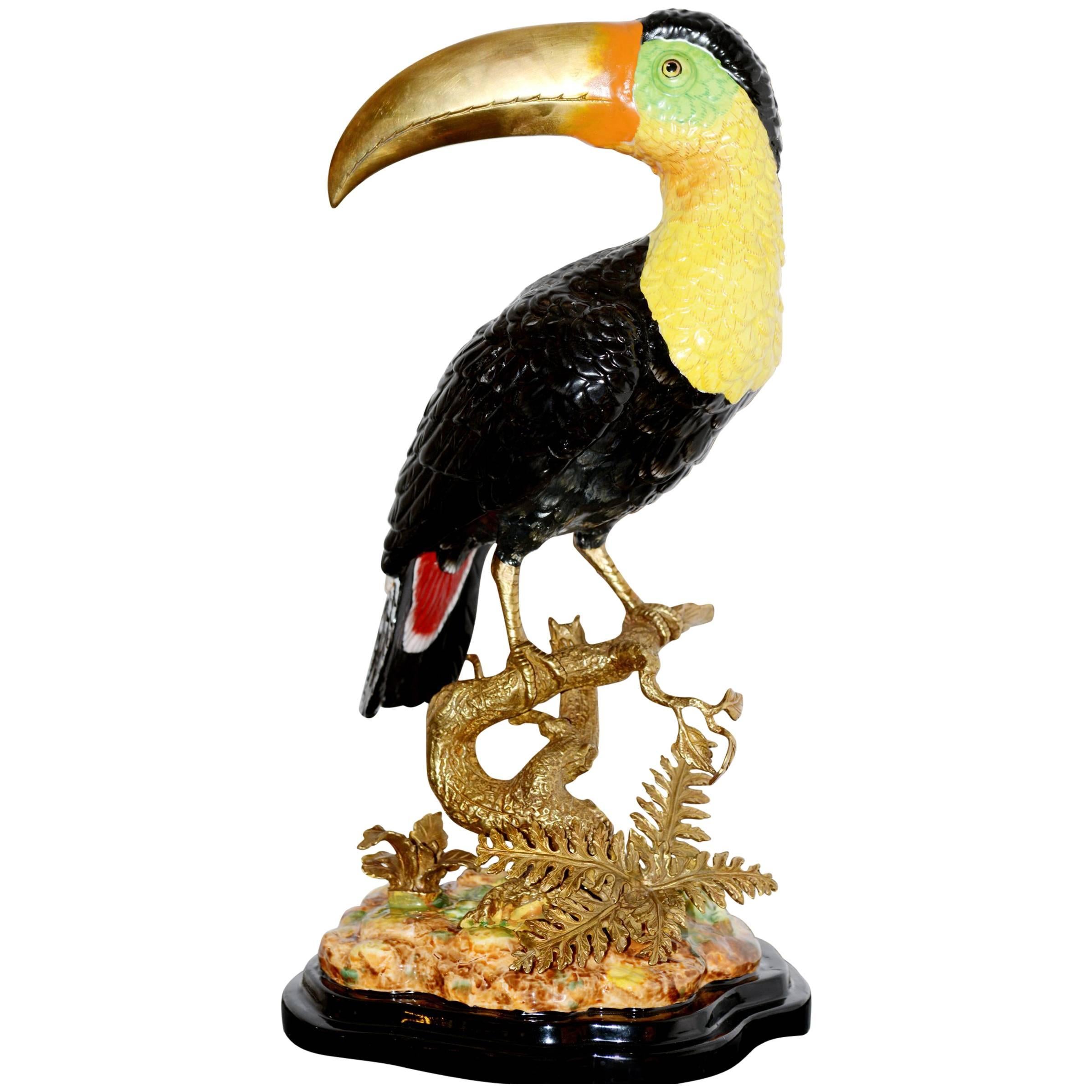 Sculpture toucan en porcelaine massif finition peinte à la main et bronze massif
