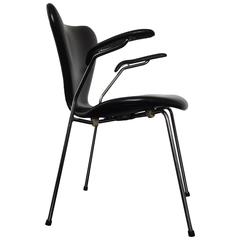 Model 3207 Series 7 Armchair in Faux Leather by Arne Jacobsen for Fritz Hansen 9