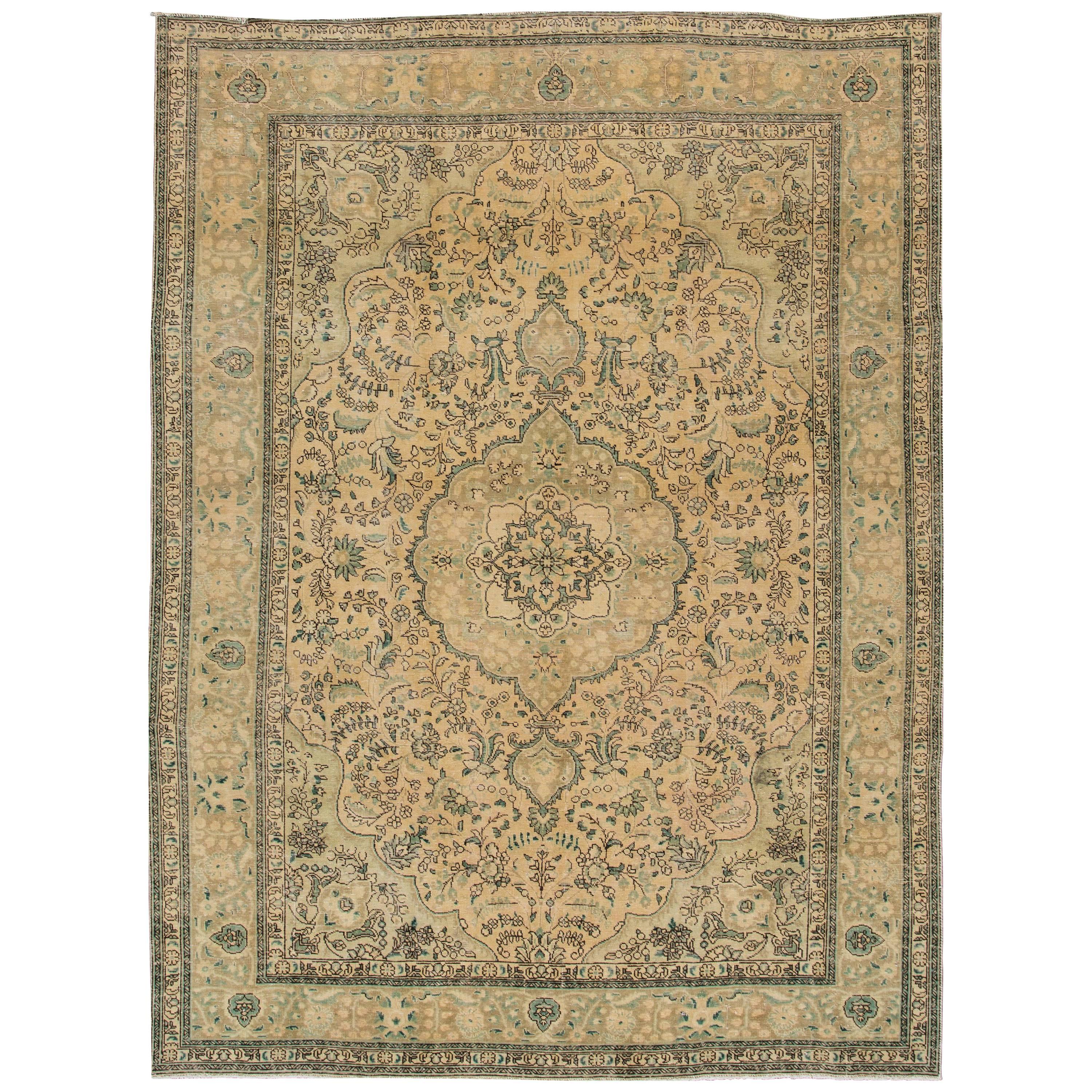 Wunderschöner persischer Täbriz-Teppich im Vintage-Stil im Angebot
