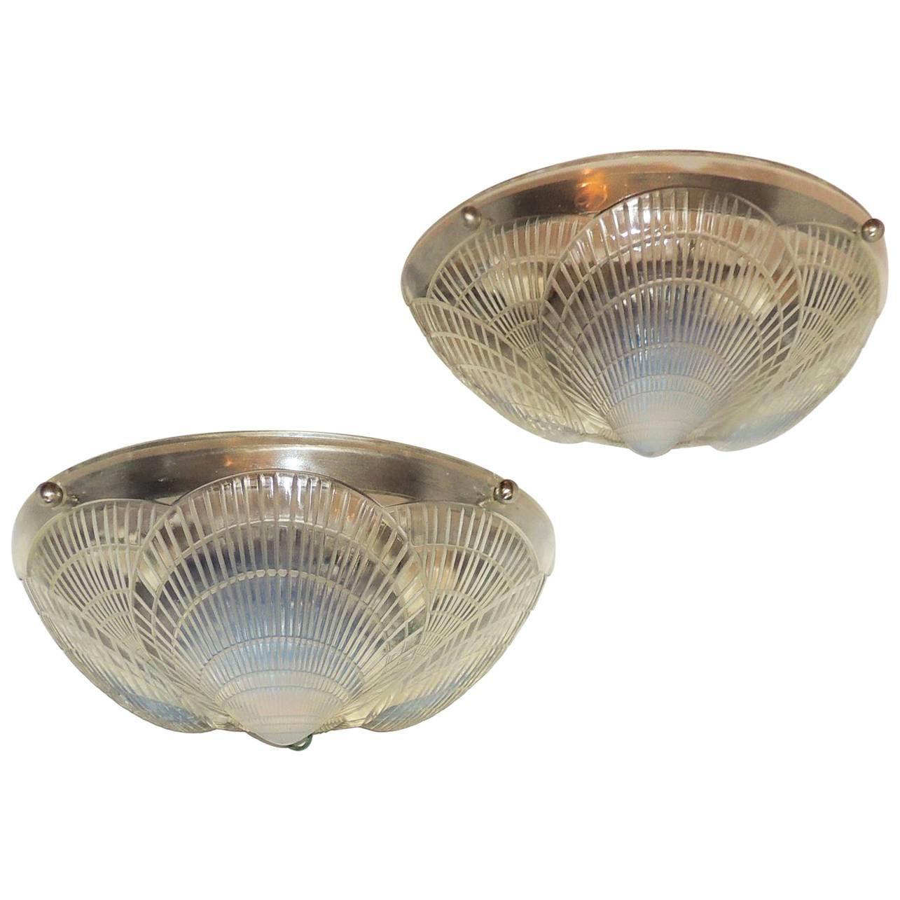 Beautiful Pair R. Lalique Manner Single Coquille Opalescent Frosted Deco Sconces For Sale