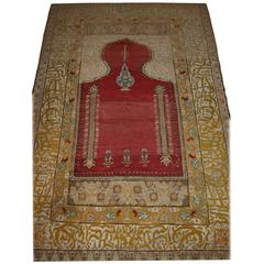 Antique Turkish Ghiordes Prayer Rug of Traditional Design Antique Turkish Ghiordes Prayer Rug of Traditional Design