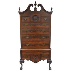 Grande commode Chippendale Ball and Claw en acajou du 19ème C.