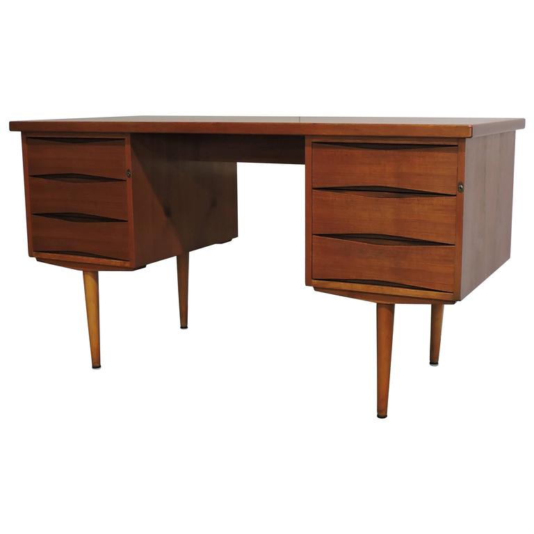 Arne Vodder Mid Century Danish Modern Teak Desk At 1stdibs Arne Vodder Mid Century Danish Modern Teak Desk For
