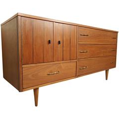 Long Mid-Century Modern Dresser 8
