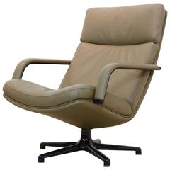 Perfect Original Artifort Swivel Lounge Chair F141 by Geoffrey Harcourt