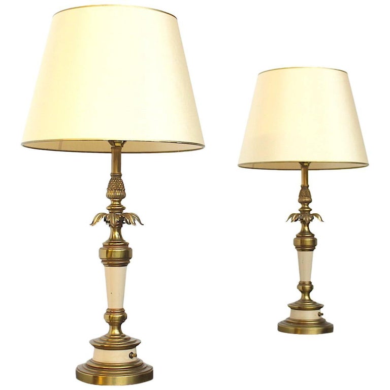 Pair of Stiffel, USA Hollywood Regency Signed Table or Buffet Lamps For Sale