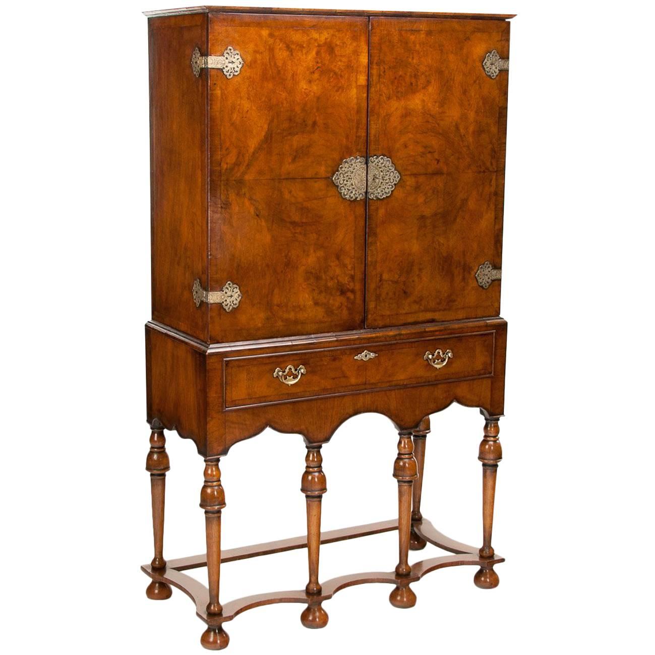 Good Quality Antique Walnut Cocktail Cabinet