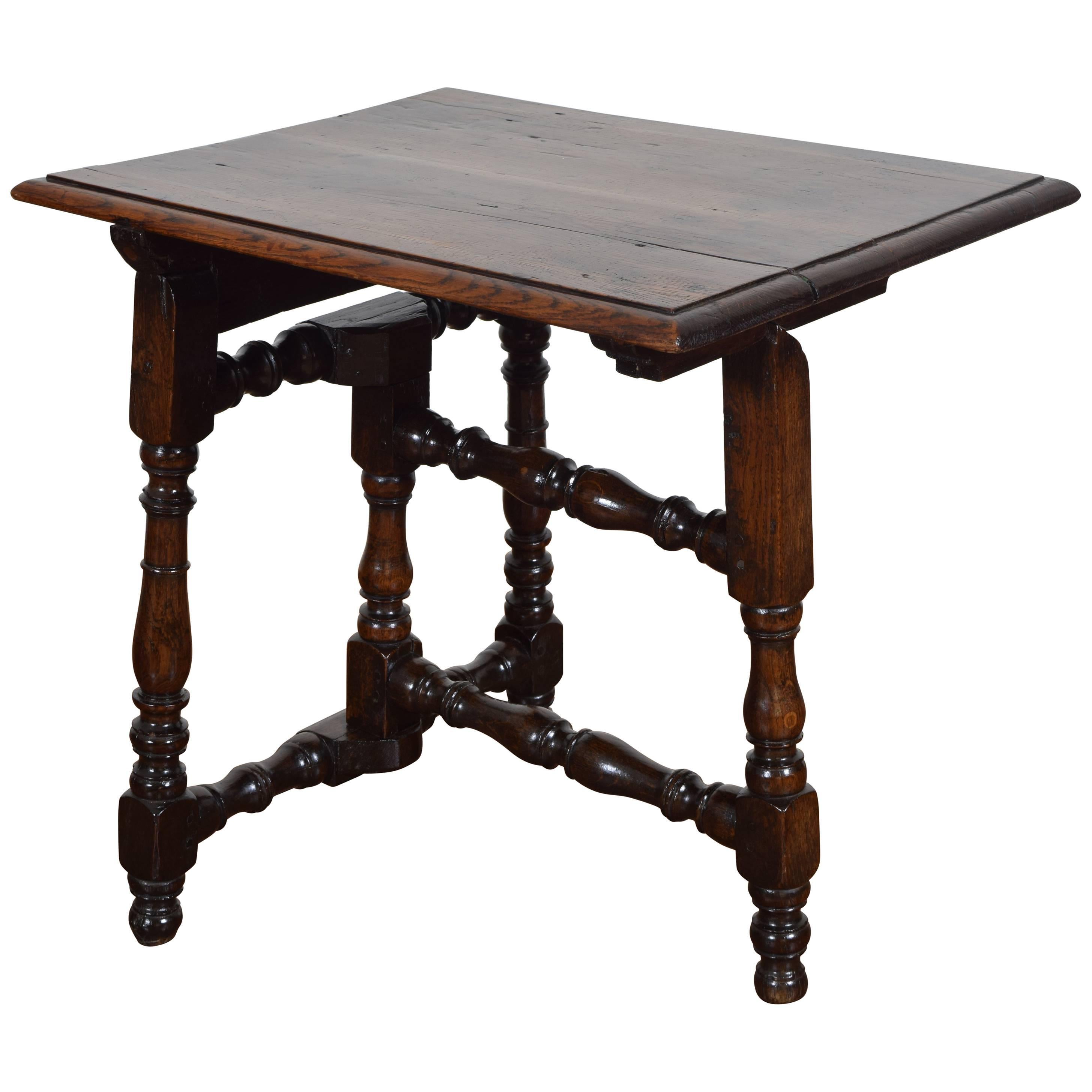 French Louis XIII Style Turned Oak Gateleg Side Table, Early 20th Century
