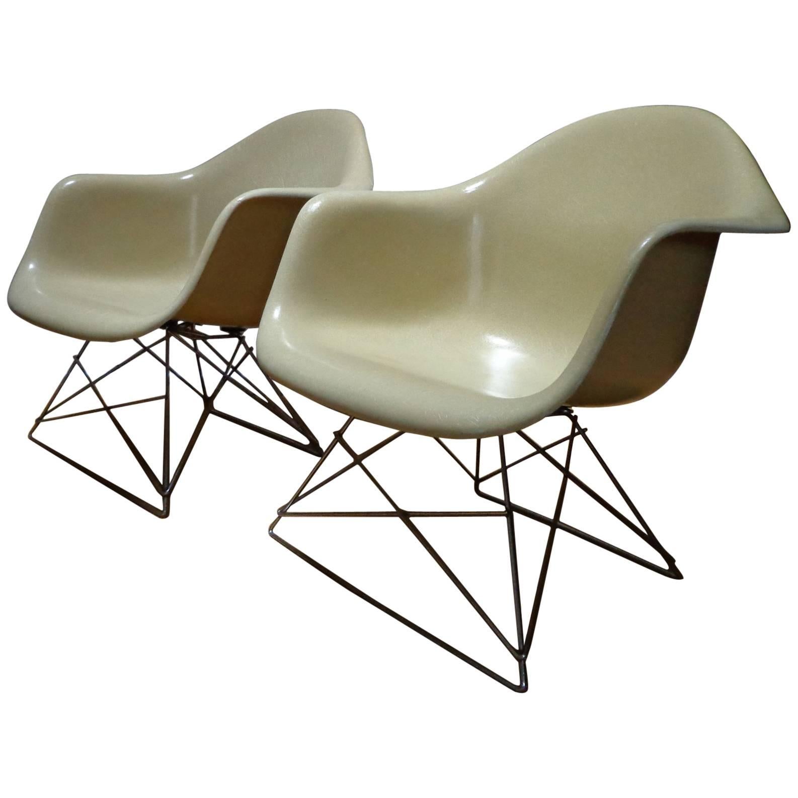 1950's Off-White Charles and Ray Eames Armchairs Lar for Herman Miller For Sale