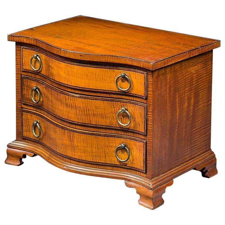 Miniature Striped-Maple Serpentine Chest of Drawers For Sale