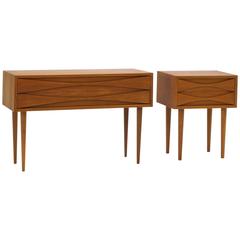 Paire de tables de nuit/tables d'appoint danoises en teck Arne Vodders, tailles complémentaires