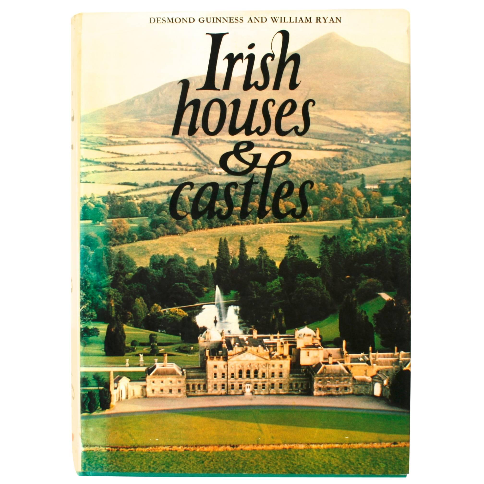 Maisons et châteaux irlandais par Desmond Guinness en vente