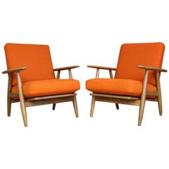 Pair of Hans Wegner Oak 'Cigar' Lounge Chairs Model GE-240 GETAMA, Denmark