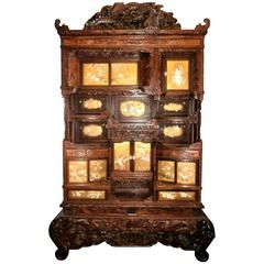 Stunning 19th Century Japanese Cabinet, Gold Lacquer, Mother-of-Pearl and Ivory 12