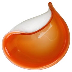 Alfredo Barbini Italian Mid-Century Modern Murano Glass Bowl, 1950s