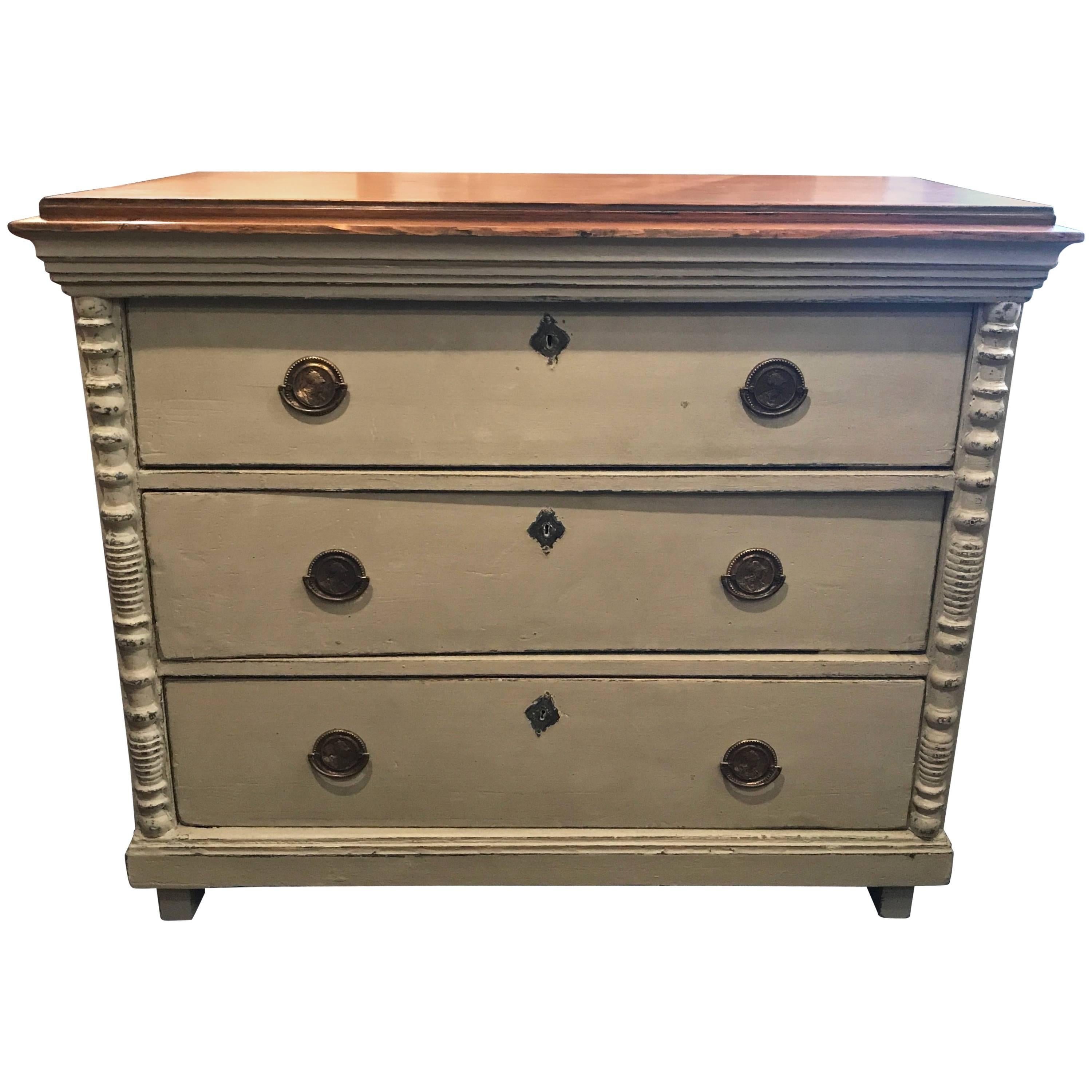 19th Century Gustavian Commode For Sale