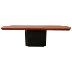 Table de salle à manger à piédestal en bois de koa et laque noire:: collection Henredon Elan
