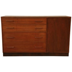 Edward Wormley for Dunbar Mid-Century Modern Walnut Sideboard Credenza