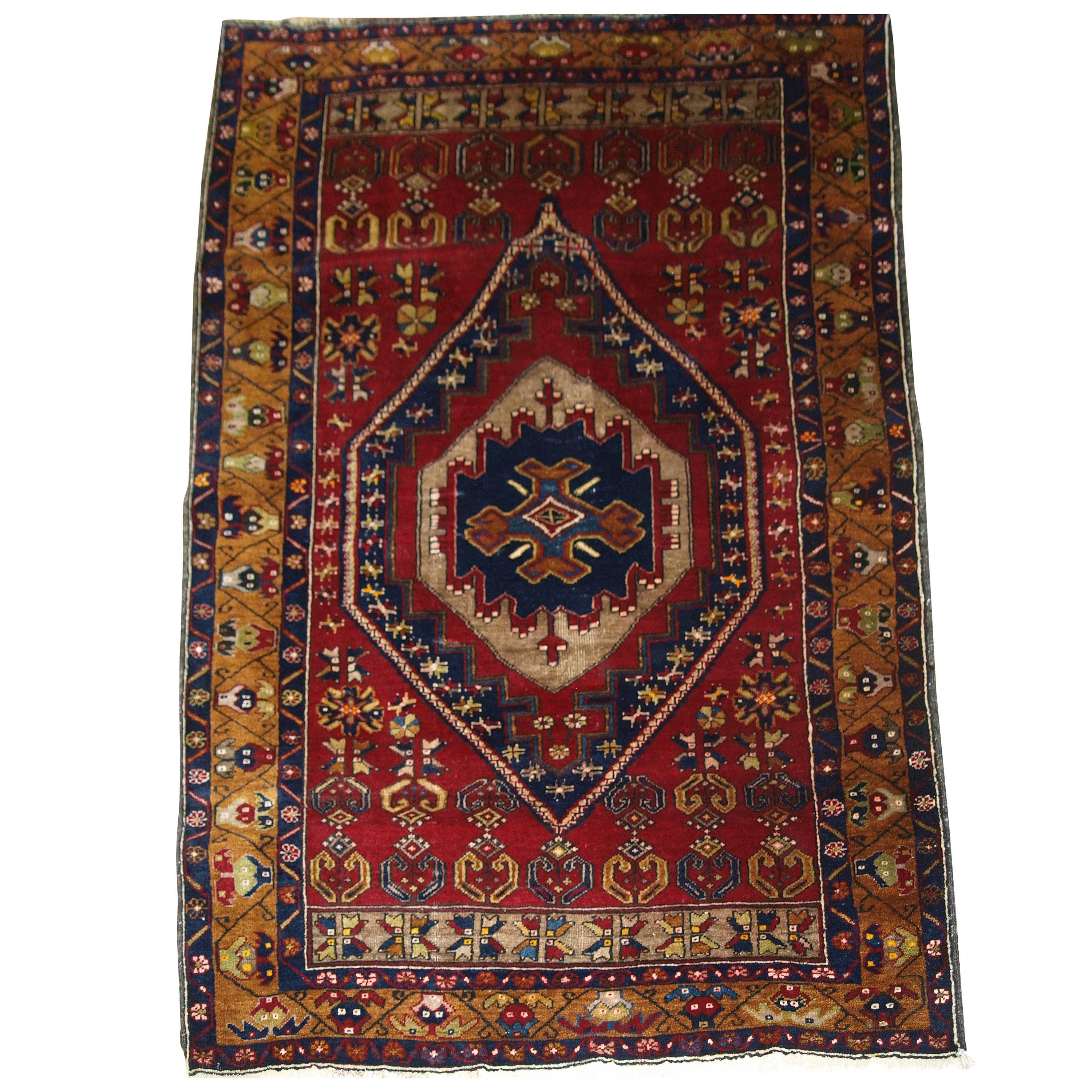 Antique Anatolian Yahyali Rug with Traditional Large Medallion Design circa 1920 For Sale