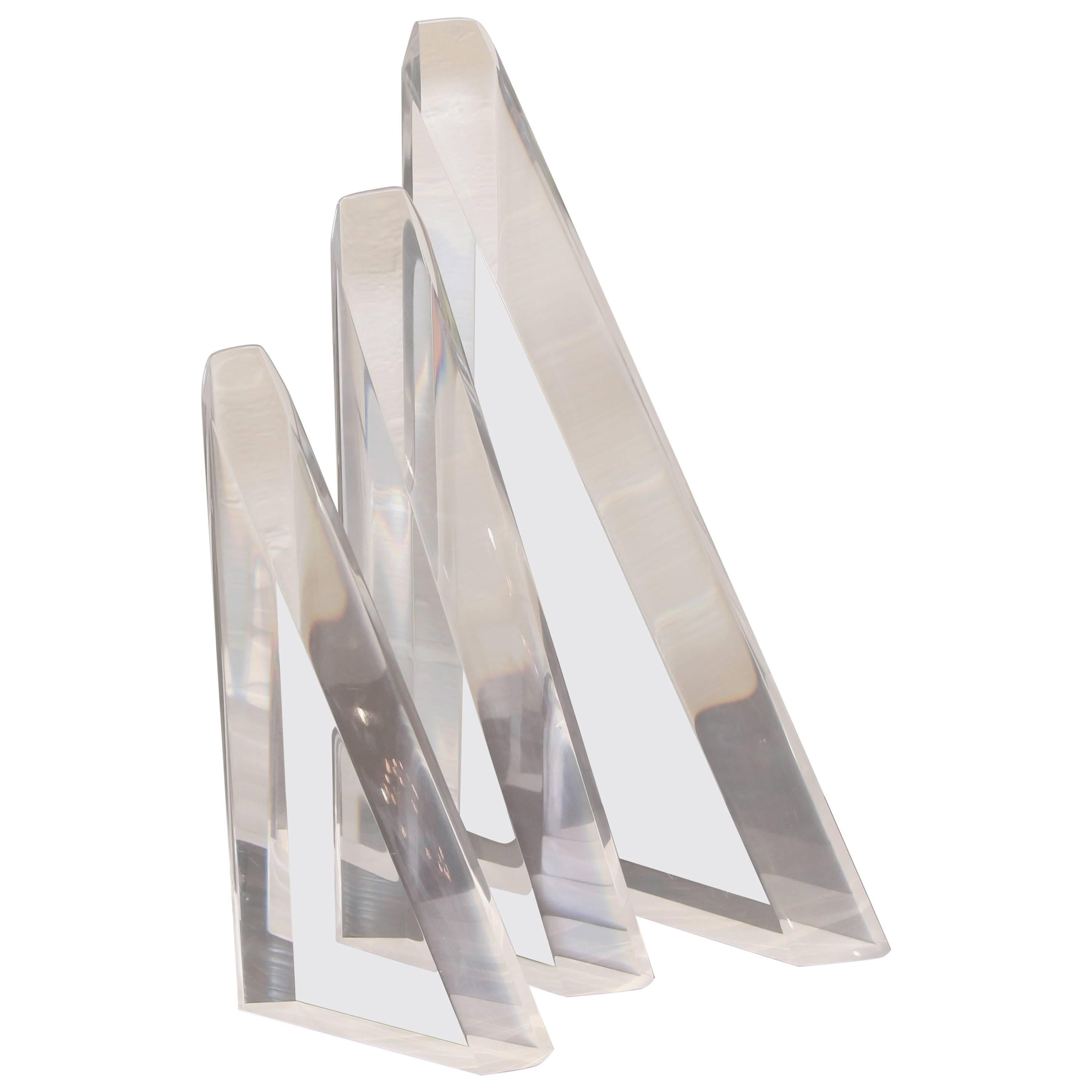 Dreieckige Bijan Bahar- Lucite-Skulpturen im Angebot