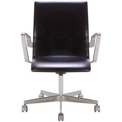 Oxford Classic Low-Back Chair in Leather by Arne Jacobsen for Fritz Hansen 9