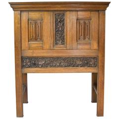 Early 20th Century Arts & Crafts Bar Cabinet in Oak with Carved Panels 3
