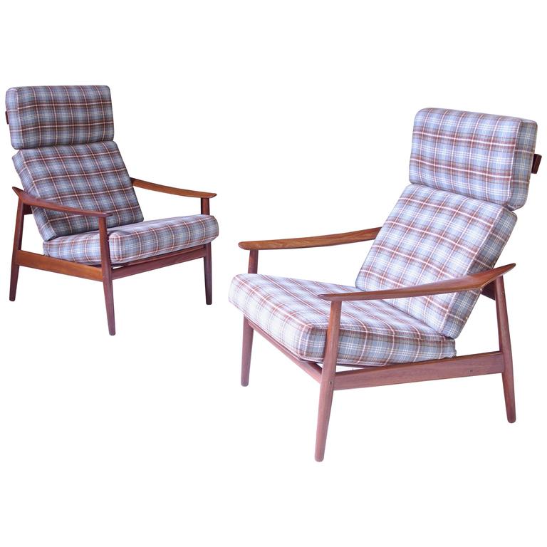 Pair of Arne Vodder FD164 Reclining Lounge Chairs in Teak and Plaid