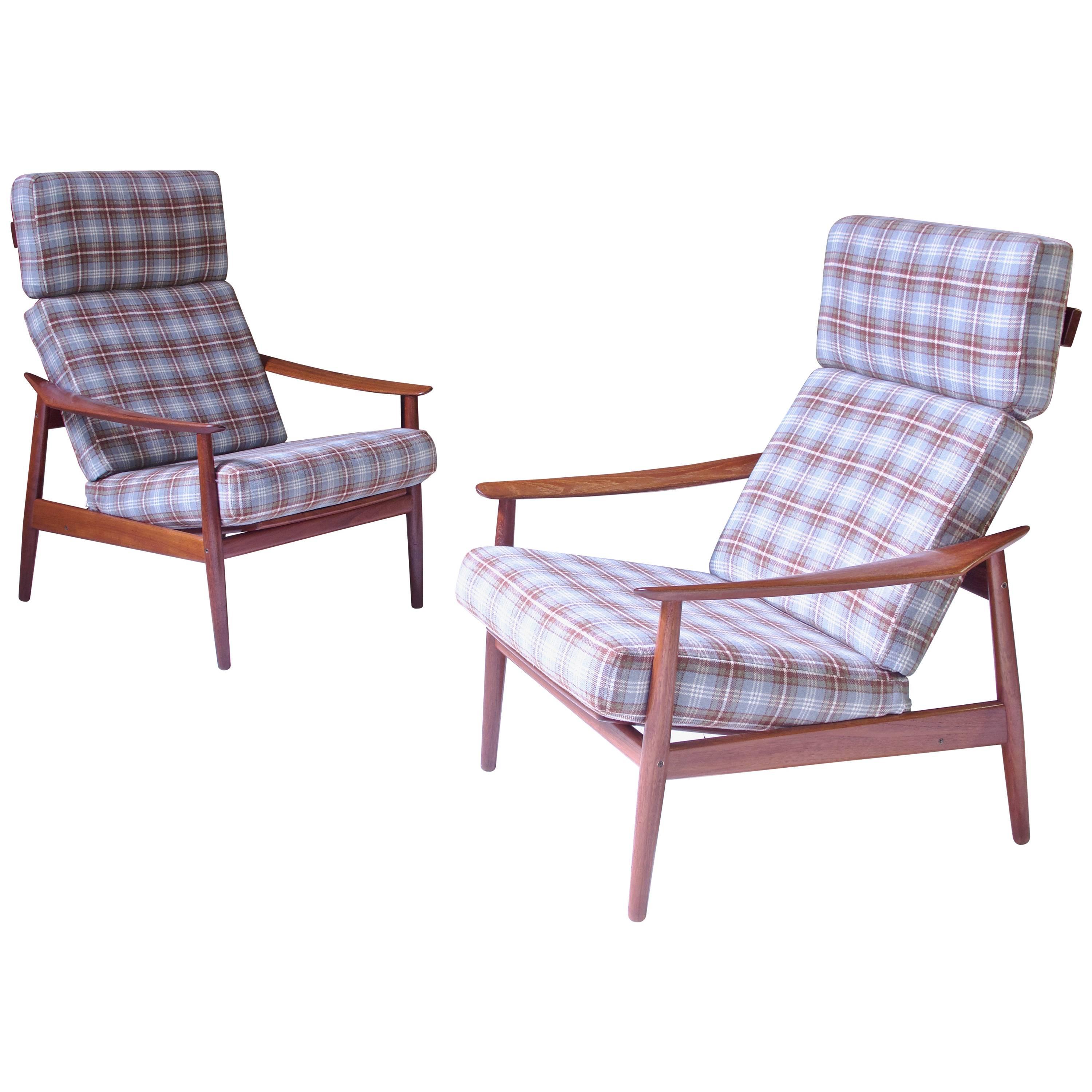 Pair of Arne Vodder FD-164 Reclining Lounge Chairs in Teak and Plaid Wool