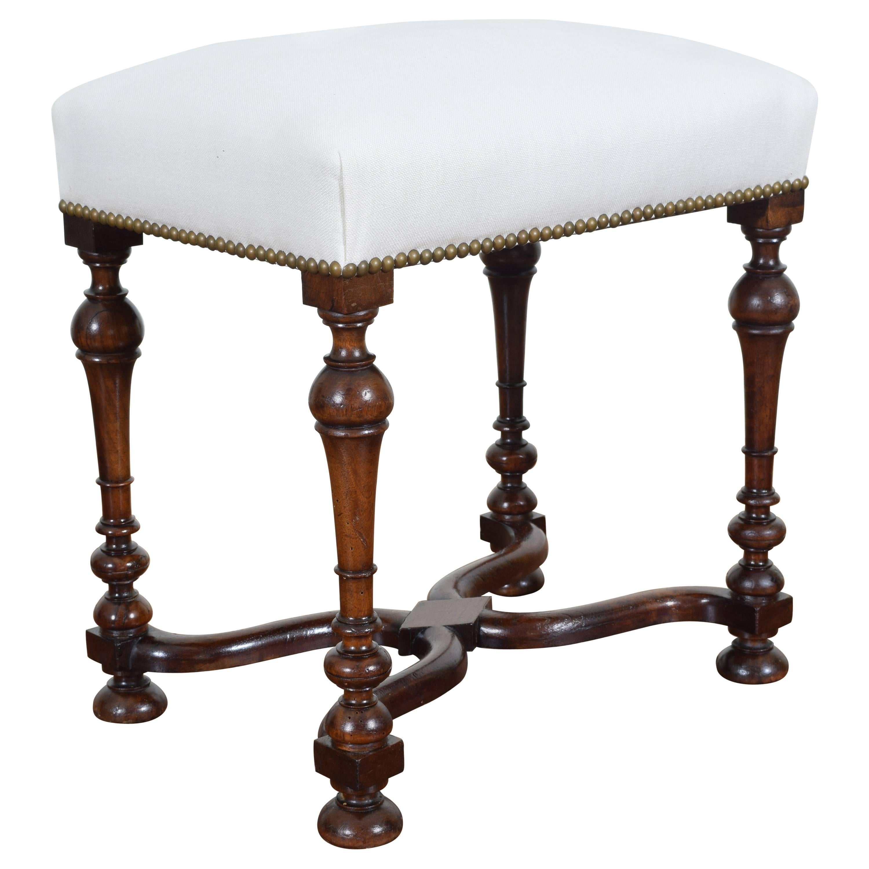 French Turned Walnut Bench in the Louis XIII Style, Second Half of 19th Century