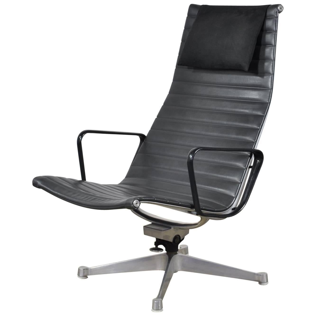 Black Leather Eames Aluminum Group Lounge Chair For Sale
