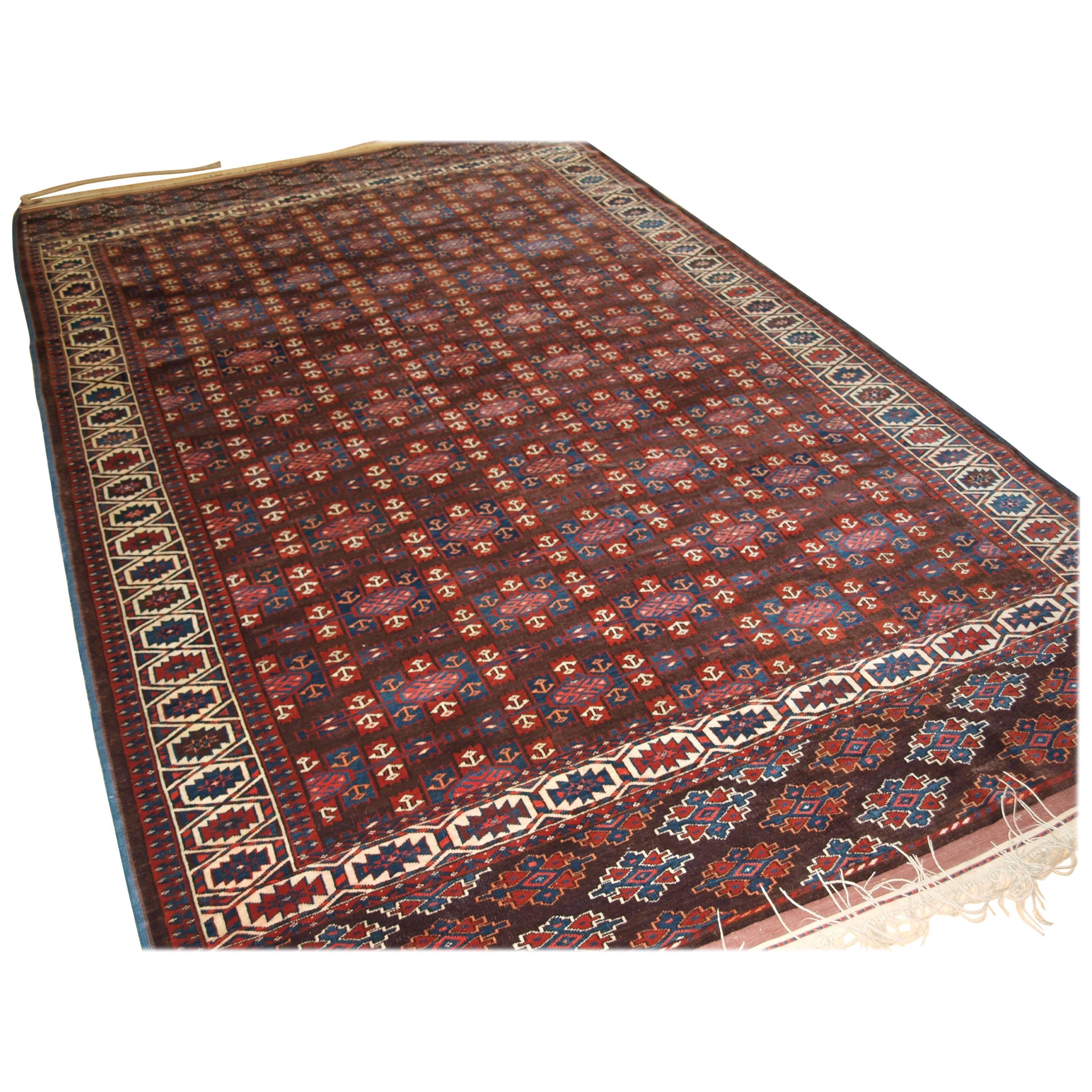 Antique Yomut Turkmen Main Carpet with the ‘Kepse’ Gul Design, circa 1900 For Sale