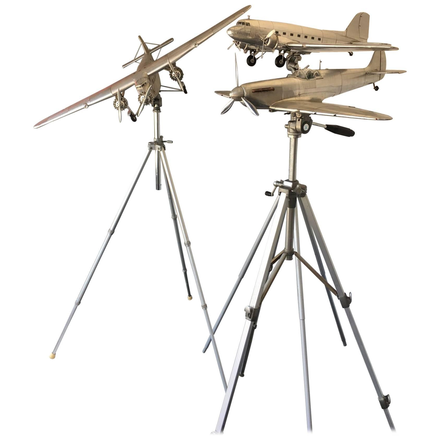 Airplane Scale Models with Adjustable Tripod