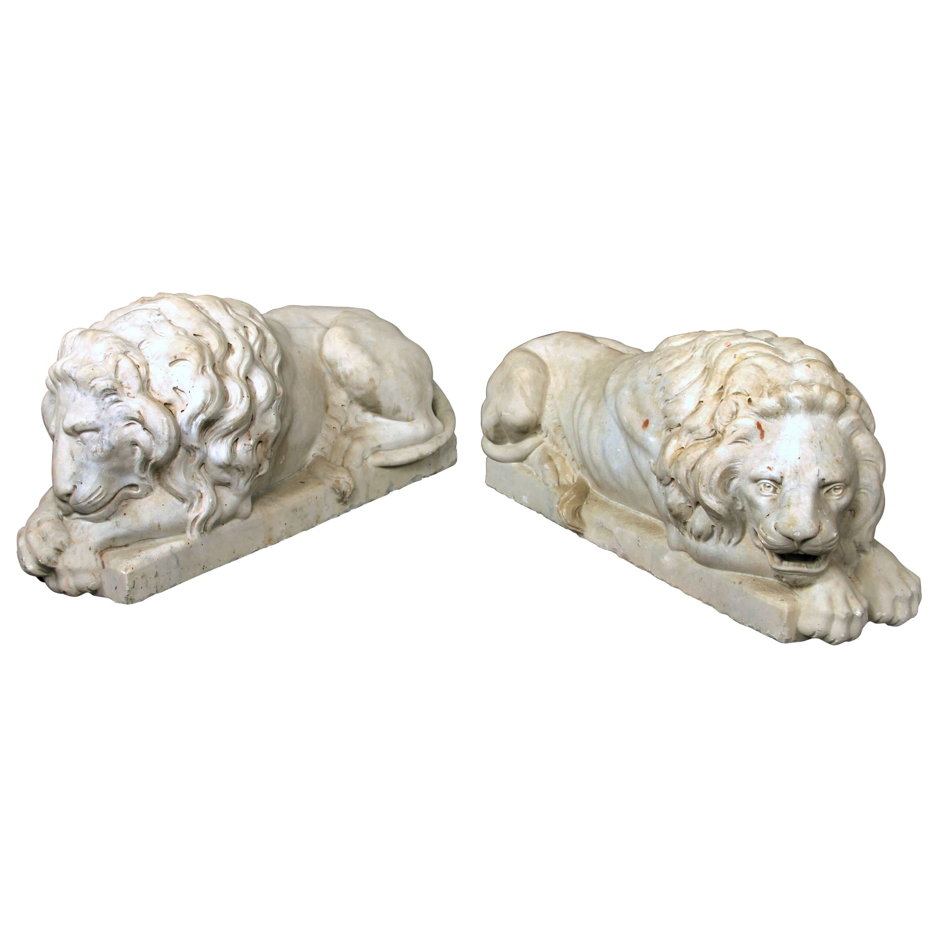 Nice Pair of Early 20th Century Large White Marble Recumbent Lions