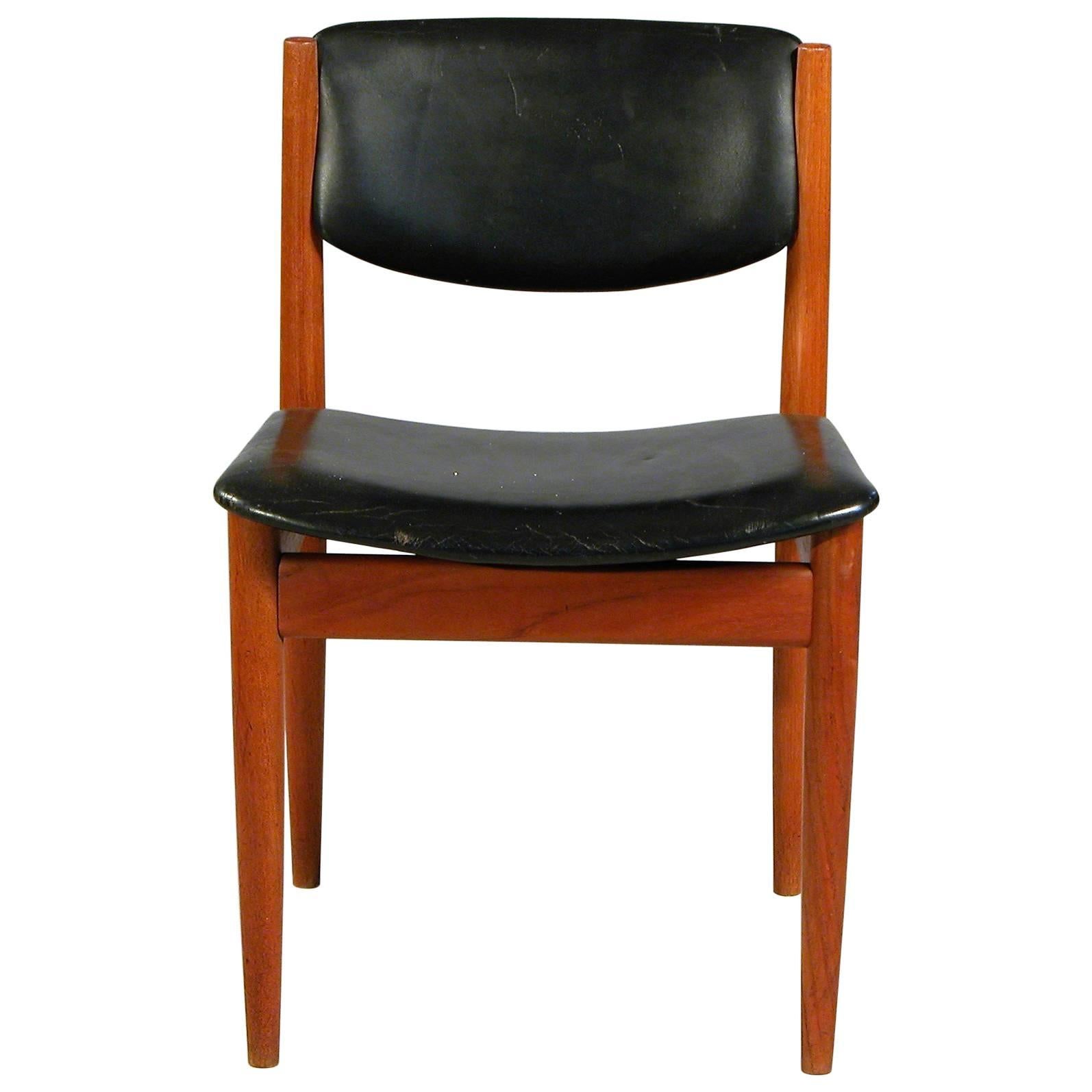 1960s Finn Juhl Model 198 Dining Chair in Teak and Black Leather - France & Sonn