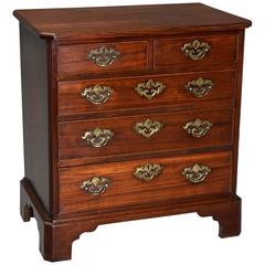 Rare Mid-18th Century George II Mahogany Chest of Drawers of Small Proportions 1
