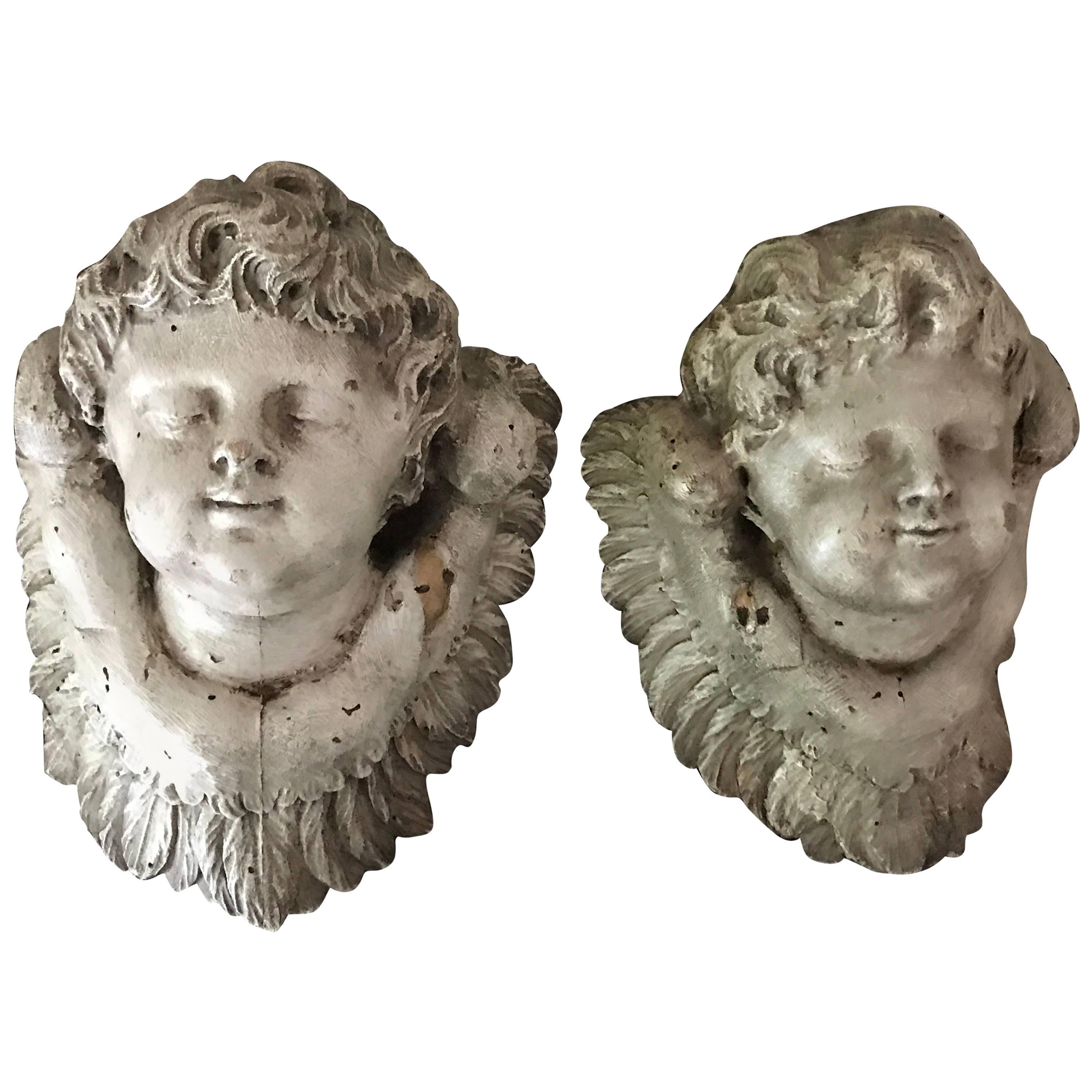 Two Puttis Baroque Angels 17th Century in White/Grey Lacker Limewood For Sale