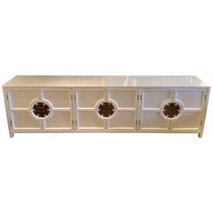 Vintage White Lacquered Credenza in the Style of Mastercraft