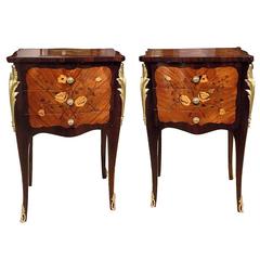 Fine Quality Pair of Rosewood and Mahogany Inlaid French Bedside Chests