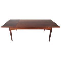 Mid-Century Modern Rosewood Dining Table in the Style of Johannes Andersen 4