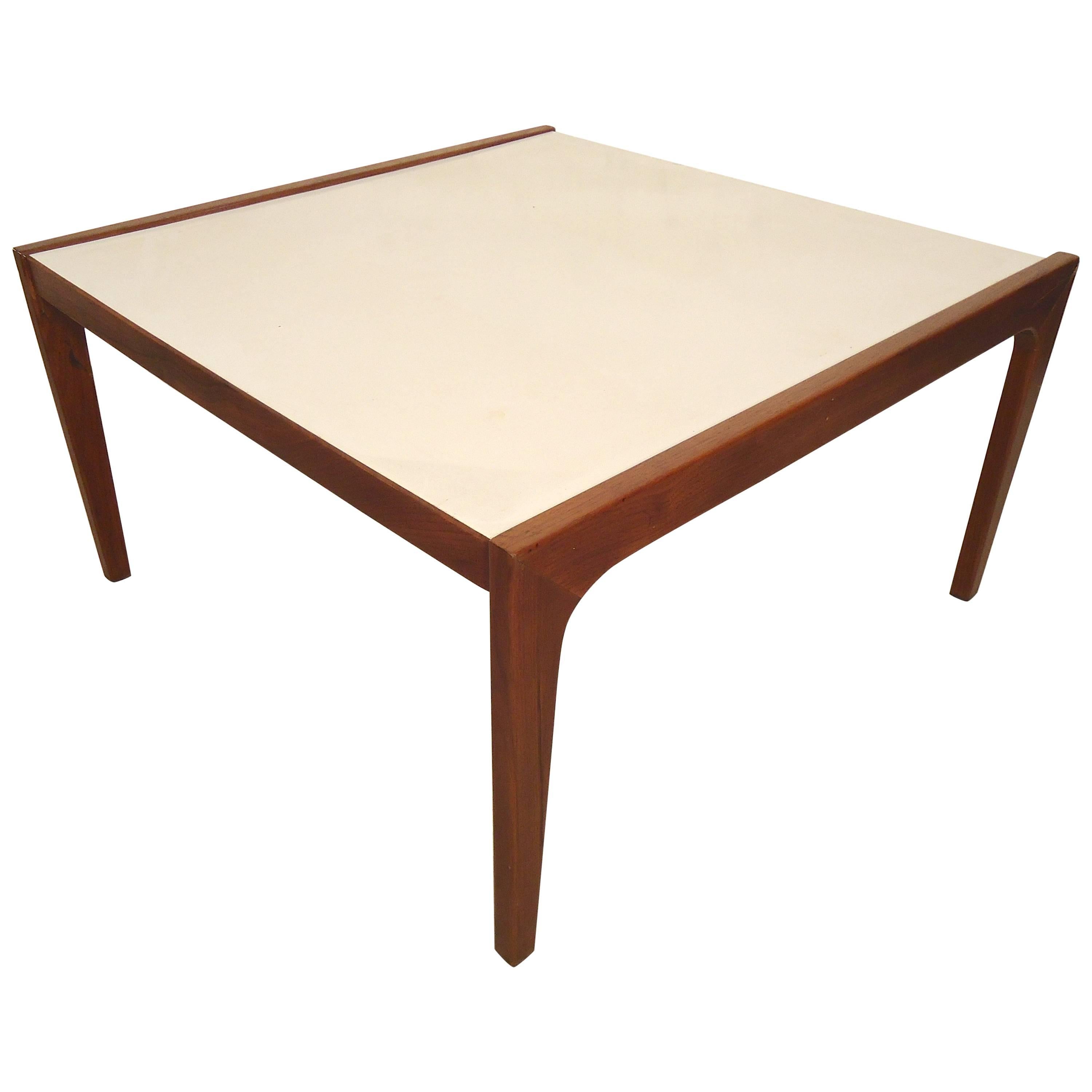 Mid-Century Modern Coffee Table For Sale