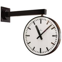 Horloge de gare Siemens à double face
