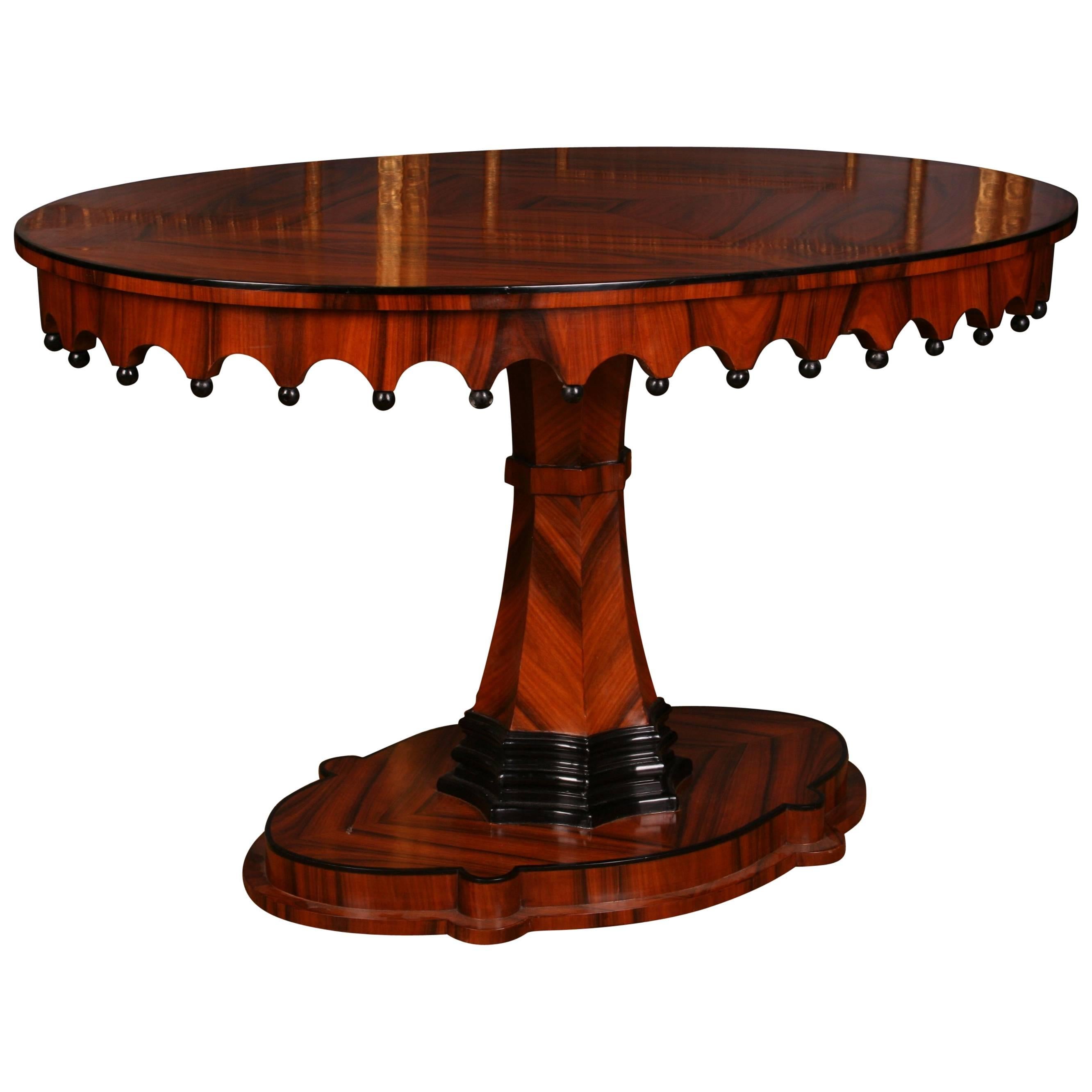 19th Century Elegant Oval Table in Biedermeier Style with exotic Rosewood Veneer